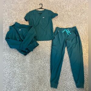 FIGS Caribbean blue scrub set